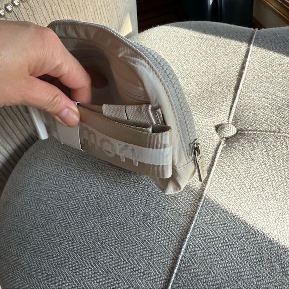 NWT Lulu Lemon belt bag - Picture 4 of 5